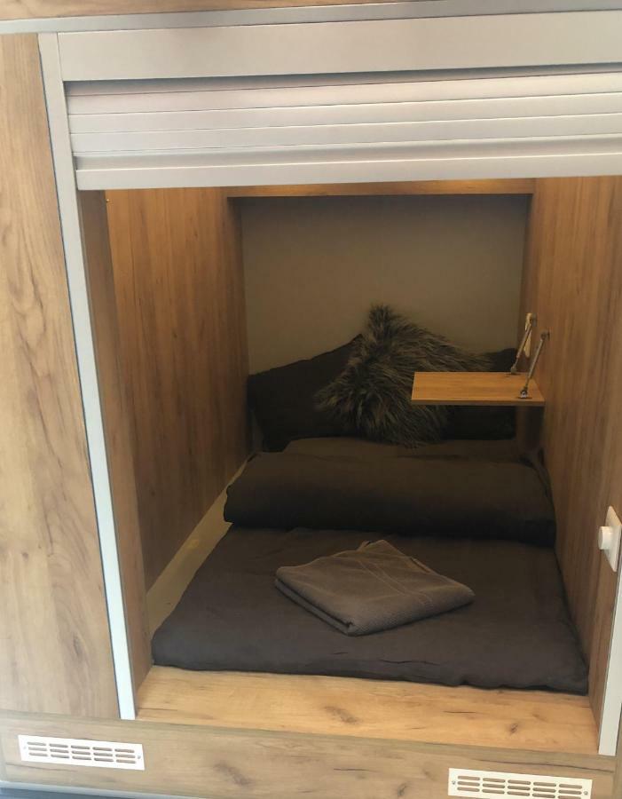 Hostel 1st Capsule Old Town Prag