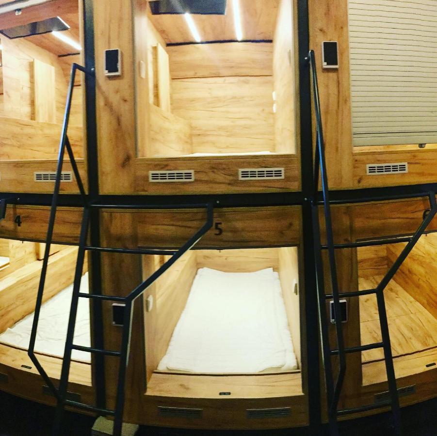 Hostel 1st Capsule Old Town *