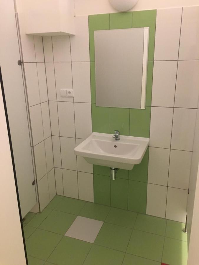 1st Capsule Old Town Hostel Prague