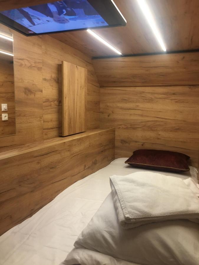 1st Capsule Old Town Hostel Prag